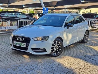 Usado Audi A3 Sportback Attraction 110 HP (80 kW) 2015 Branco Citadino
