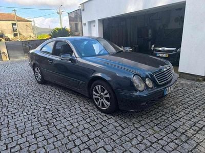 Usado Mercedes CLK200 192 HP (141 kW) 2000 Azul Coupé