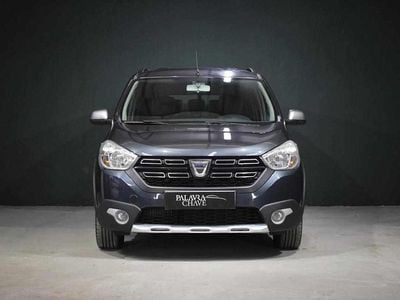 Usado Dacia Lodgy 109 HP (80 kW) 2018 Cinzento Monovolume