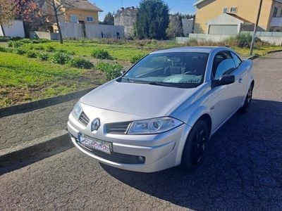 Cinzento Usado 2007 Renault Mégane Cabriolet Cabrios | € 7.500