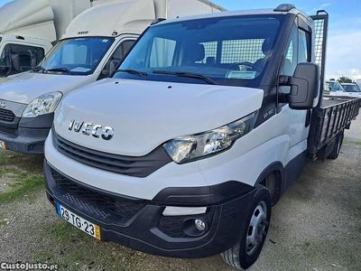 Usado Iveco Daily 180 HP (132 kW) 2017 Branco Cabrios
