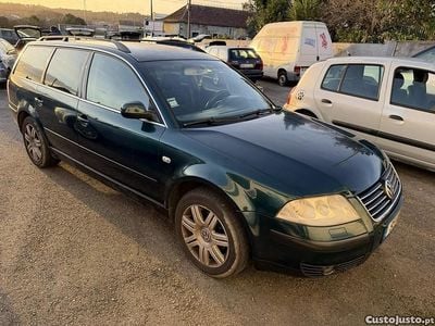 Usado VW Passat 130 HP (95 kW) 2002 Verde Carrinha