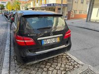 Usado Mercedes B180 109 HP (80 kW) 2018 Preto Monovolume