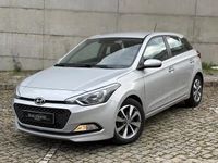 Usado Hyundai i20 Style 75 HP (55 kW) 2017 Cinzento