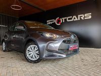 Usado Toyota Yaris Hybrid Comfort 115 HP (84 kW) 2022 Cinza