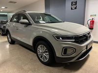 Usado VW T-Roc Style 110 HP (80 kW) 2023 Bege SUV