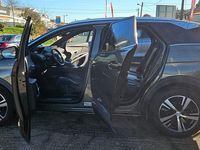 Usado Peugeot 3008 GT-line 130 HP (95 kW) 2018 Verde SUV