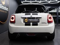 Usado Mini Cooper 116 HP (85 kW) 2015 Branco Citadino