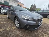 Usado Volvo V40 114 HP (83 kW) 2014 Cinzento Citadino