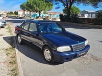 Usado Mercedes C180 Classic 122 HP (89 kW) 1997 Azul Sedan
