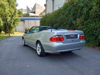 Usado Mercedes CLK200 163 HP (119 kW) 2001 Cinzento Sedan