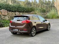 Usado Kia Ceed 128 HP (94 kW) 2012 Castanho Citadino