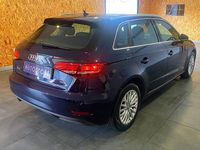 Usado Audi A3 Design 116 HP (85 kW) 2017 Azul Carrinha