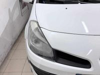 Usado Renault Clio II 68 HP (50 kW) 2008 Branco Citadino