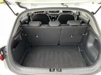 Usado Kia Stonic 84 HP (61 kW) 2024 Branco SUV