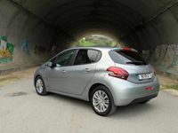 Usado Peugeot 208 102 HP (75 kW) 2018 Cinzento Citadino