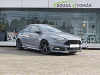 Usado Ford Focus ST 185 HP (136 kW) 2015 Cinzento