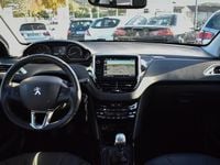 Usado Peugeot 2008 120 HP (88 kW) 2015 Preto SUV