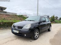 Usado Renault Clio II 75 HP (55 kW) 2002 Preto Citadino