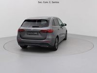 Usado Mercedes B180 Advanced 116 HP (85 kW) 2024 Cinza Monovolume