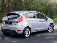 Usado Ford Fiesta 69 HP (50 kW) 2011 Cinzento Carrinha