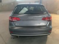 Usado Audi A3 Sport 116 HP (85 kW) 2019 Cinzento Sedan