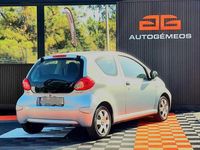 Usado Toyota Aygo 68 HP (50 kW) 2008 Verde Citadino