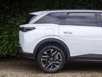 Usado Peugeot 5008 Allure 145 HP (106 kW) 2025 Branco Monovolume