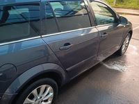 Usado Opel Astra 110 HP (80 kW) 2010 Sedan