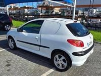 Usado Peugeot 206 68 HP (50 kW) 2006 Branco Citadino