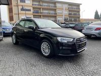 Usado Audi A3 Design 116 HP (85 kW) 2018 Preto Sedan