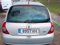 Usado Renault Clio II 75 HP (55 kW) 2003 Cinzento Citadino