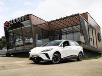 Usado MG MG4 EV 125 kW (170 HP) 2023 Branco Citadino