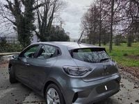 Usado Renault Clio V 90 HP (66 kW) 2025 Cinzento