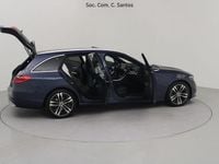 Usado Mercedes C220 Avantgarde 197 HP (144 kW) 2024 Vermelho Carrinha