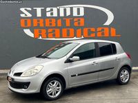 Usado Renault Clio II 75 HP (55 kW) 2008 Cinza Citadino