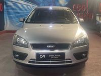 Usado Ford Focus Trend 80 HP (58 kW) 2006 Cinza prata Carrinha