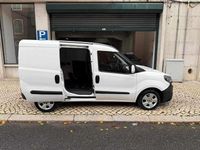 Usado Fiat Doblò 105 HP (77 kW) 2022 Branco Monovolume