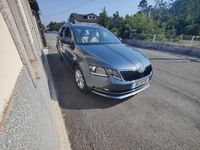Usado Skoda Octavia 116 HP (85 kW) 2019 Cinzento Carrinha