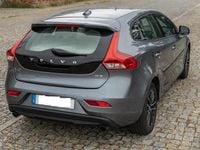 Usado Volvo V40 150 HP (110 kW) 2017 Cinzento Citadino