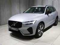 Usado Volvo XC60 Plus 350 HP (257 kW) 2023 Cinza prata SUV