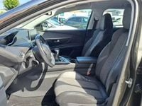 Usado Peugeot 3008 Allure 130 HP (95 kW) 2018 Cinzento SUV