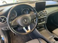 Usado Mercedes GLA200 Urban 136 HP (100 kW) 2018 Preto SUV