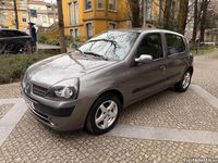 Usado Renault Clio II 74 HP (54 kW) 2001 Cinza Citadino