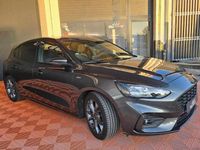 Usado Ford Focus 125 HP (91 kW) 2021 Cinzento