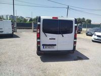 Usado Renault Trafic Intens 120 HP (88 kW) 2015 Branco Monovolume