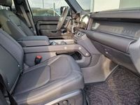 Usado Land Rover Defender SE Dynamic 300 HP (220 kW) 2025 Cinzento SUV