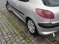 Usado Peugeot 206 68 HP (50 kW) 2003 Cinzento Citadino