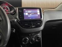 Usado Peugeot 2008 75 HP (55 kW) 2016 Cinzento SUV