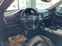 Usado Maserati Levante 275 HP (202 kW) 2017 Preto SUV